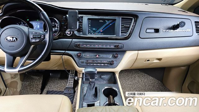 Kia Canival 2019 — photo 20