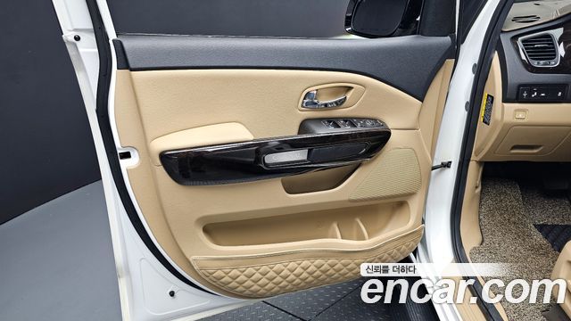 Kia Canival 2019 — photo 14