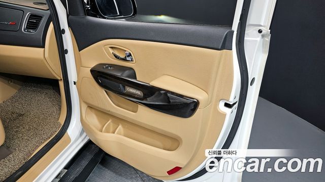 Kia Canival 2019 — photo 15