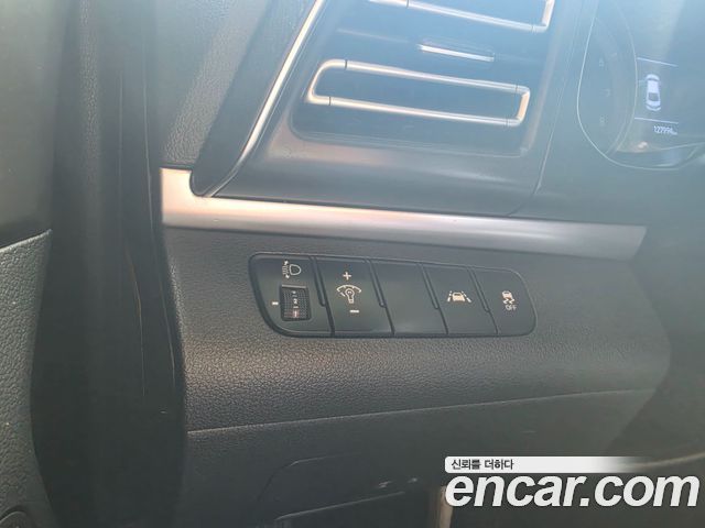 Hyundai AVANTE 2019 — photo 11