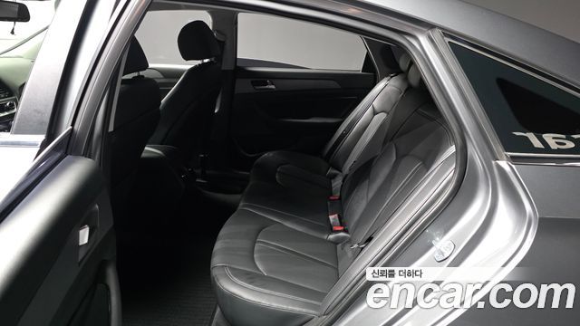 Hyundai Sonata 2018 — photo 16