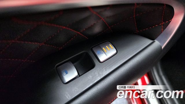 Genesis G70 2018 — photo 18