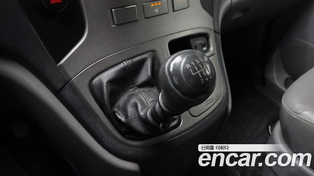 Hyundai Starex 2015 — photo 9