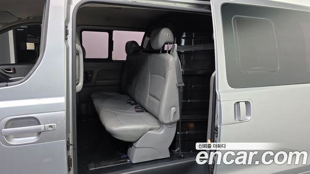 Hyundai Starex 2015 — photo 11