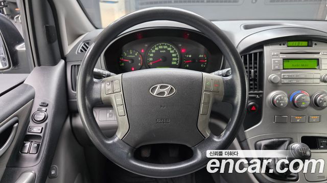 Hyundai Starex 2015 — photo 13