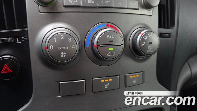 Hyundai Starex 2015 — photo 17