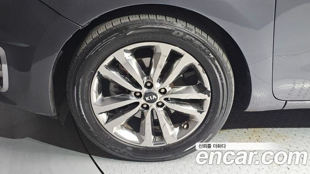 Kia Canival 2015 — photo 5