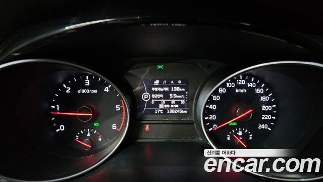 Kia Canival 2015 — photo 8