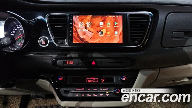 Kia Canival 2015 — photo 12