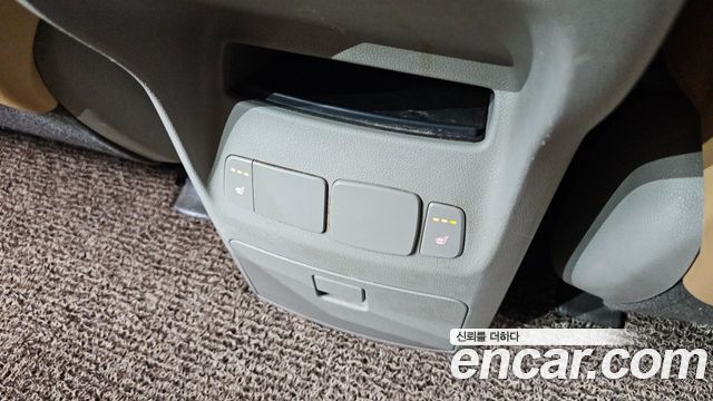 Kia Canival 2015 — photo 18