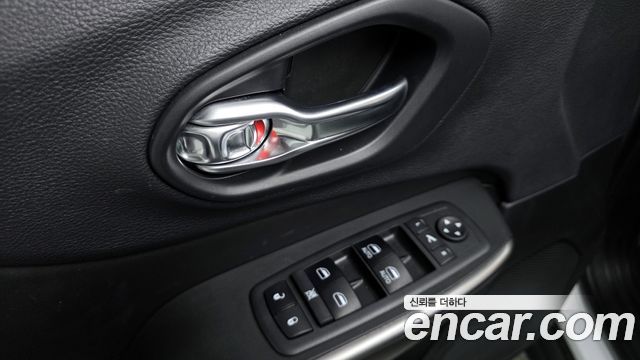 Jeep Cherokee 2019 — photo 26