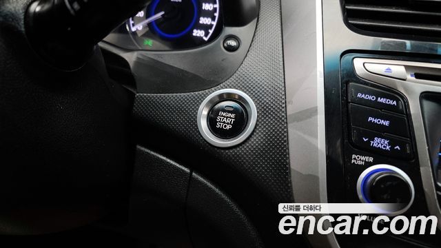 Hyundai Accent 2017 — photo 18