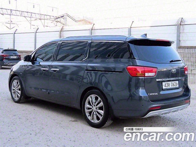 Kia Canival 2016 — photo 3