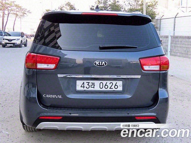 Kia Canival 2016 — photo 4