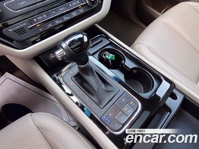 Kia Canival 2016 — photo 11