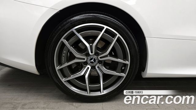 Mercedes-Benz E-Class 2022 — photo 5