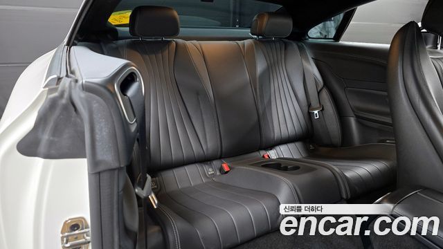 Mercedes-Benz E-Class 2022 — photo 17