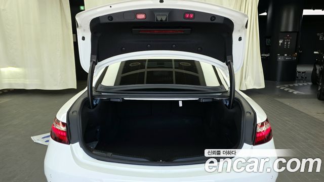 Mercedes-Benz E-Class 2022 — photo 26