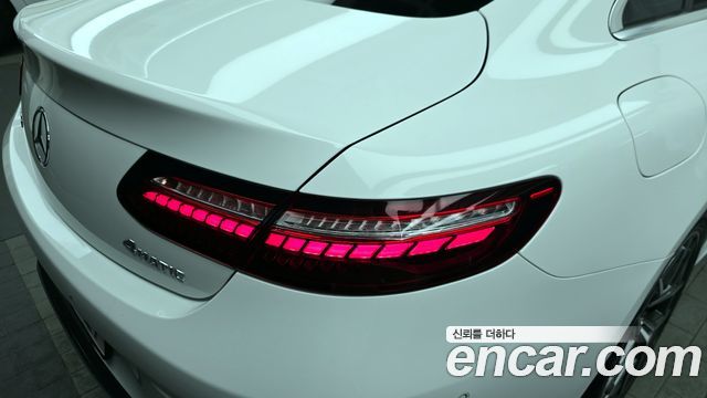 Mercedes-Benz E-Class 2022 — photo 9