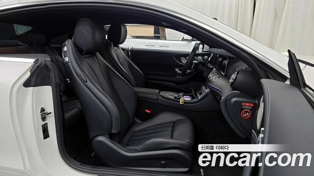 Mercedes-Benz E-Class 2022 — photo 16