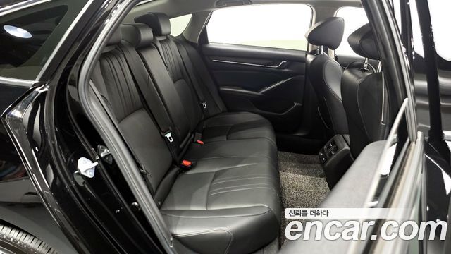 Honda Accord 2021 — photo 17