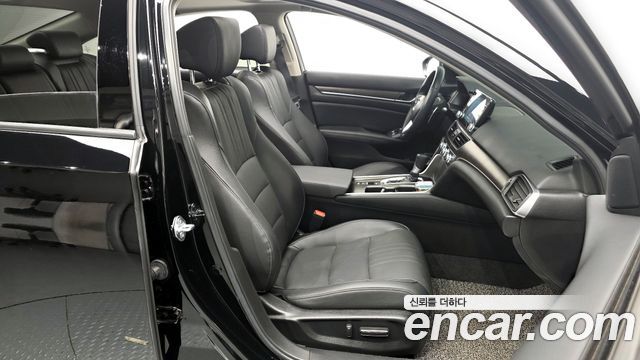 Honda Accord 2021 — photo 16