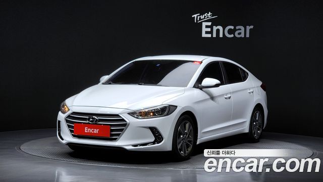 Hyundai AVANTE 2018 — photo 1