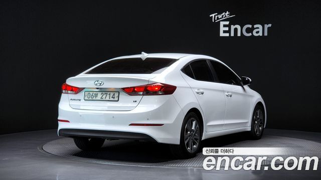 Hyundai AVANTE 2018 — photo 2