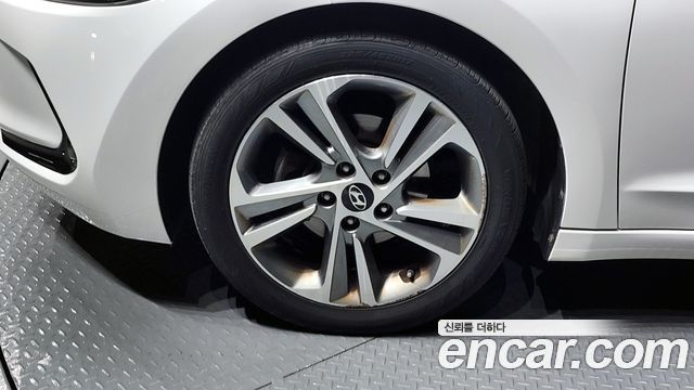 Hyundai AVANTE 2018 — photo 5
