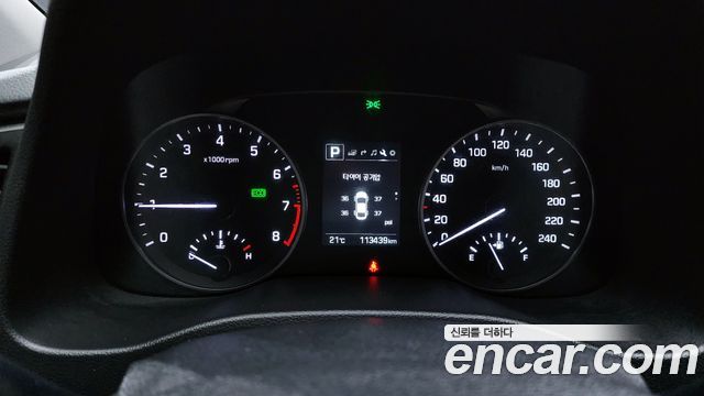 Hyundai AVANTE 2018 — photo 11