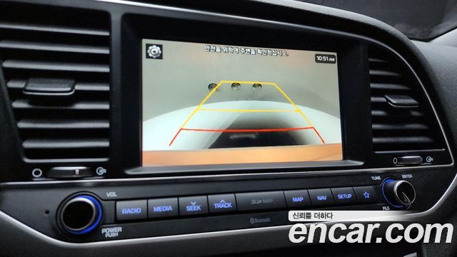 Hyundai AVANTE 2018 — photo 21