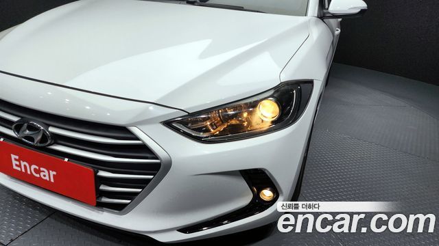 Hyundai AVANTE 2018 — photo 8