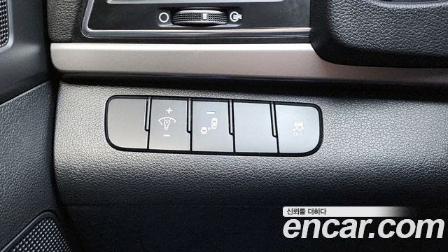 Hyundai AVANTE 2018 — photo 27
