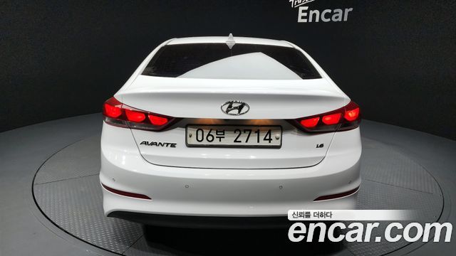 Hyundai AVANTE 2018 — photo 29