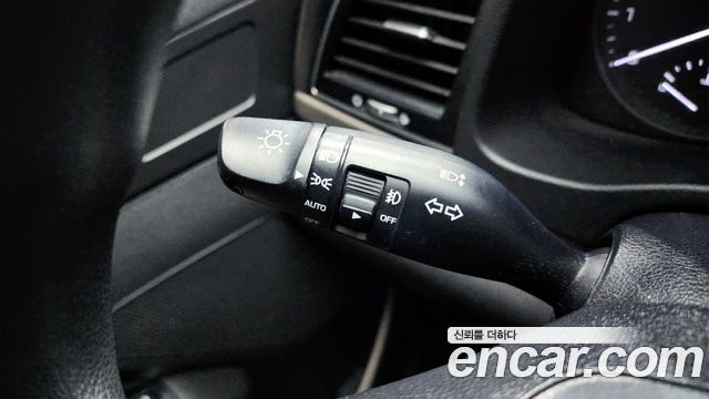Hyundai AVANTE 2018 — photo 30