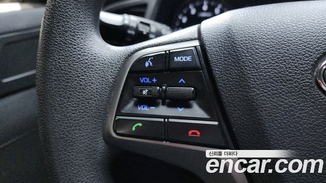 Hyundai AVANTE 2018 — photo 32