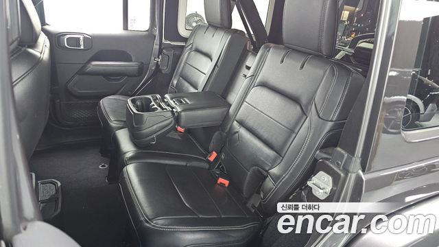 Jeep Wrangler 2018 — photo 11
