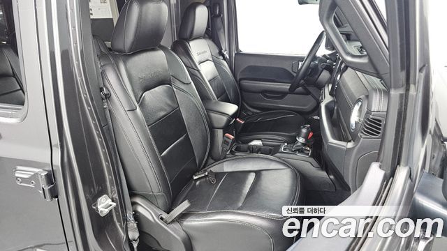 Jeep Wrangler 2018 — photo 12
