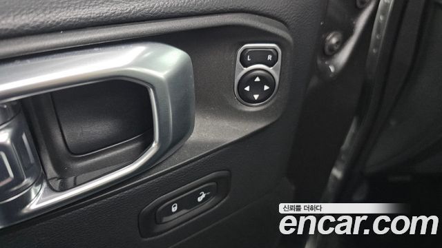 Jeep Wrangler 2018 — photo 18