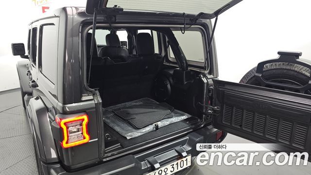 Jeep Wrangler 2018 — photo 20