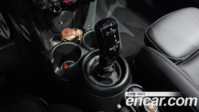 Mini Cooper 2019 — photo 12