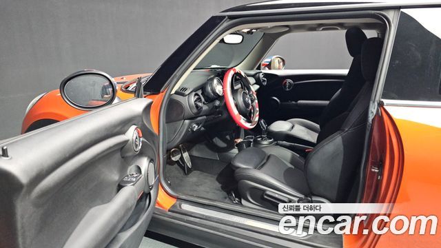 Mini Cooper 2019 — photo 13
