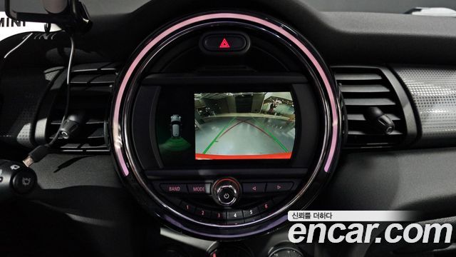 Mini Cooper 2019 — photo 21