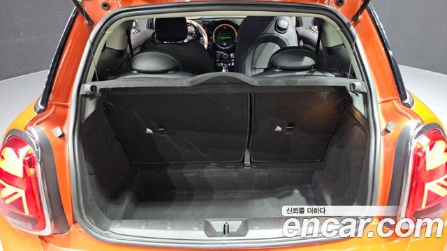 Mini Cooper 2019 — photo 26