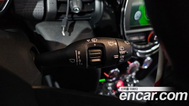 Mini Cooper 2019 — photo 29