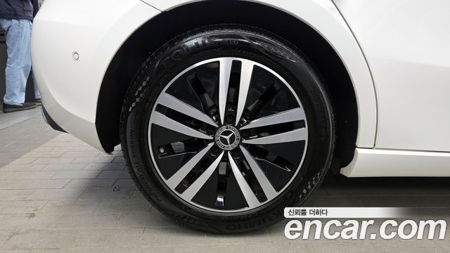 Mercedes-Benz A-Class 2021 — photo 5