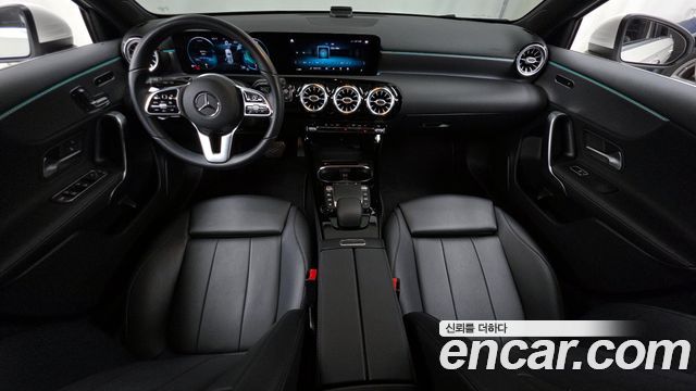 Mercedes-Benz A-Class 2021 — photo 10