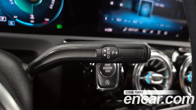 Mercedes-Benz A-Class 2021 — photo 12