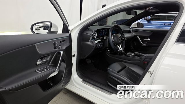 Mercedes-Benz A-Class 2021 — photo 13