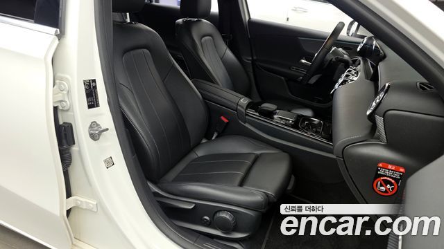 Mercedes-Benz A-Class 2021 — photo 17
